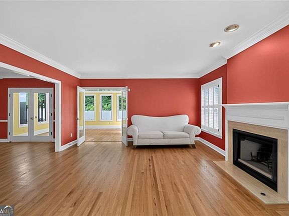 2nd image of 4198 Roswell Rd NE