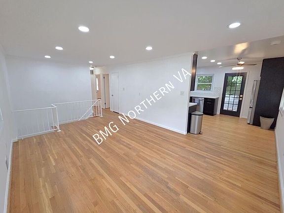 4th image of 6413 Berkshire Dr