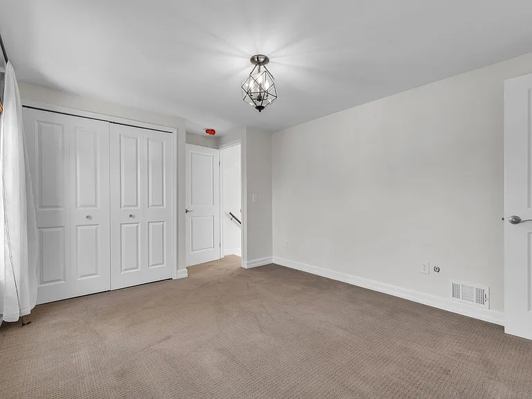 2711 Dorchester Rd — Photo 28