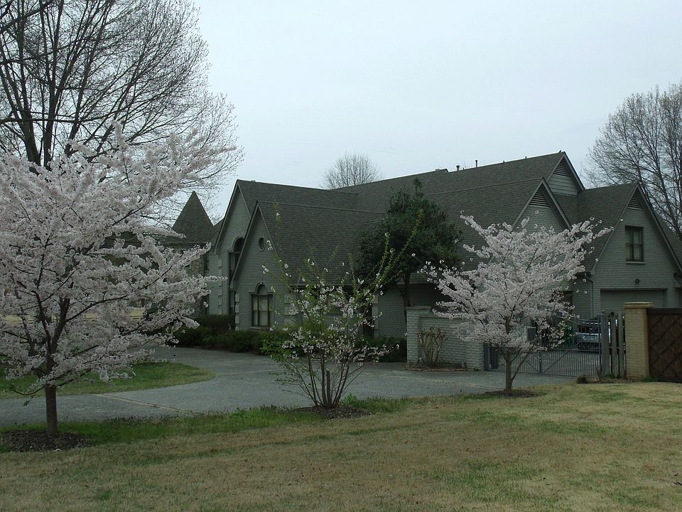 2nd image of 9431 S Spring Hollow Ln