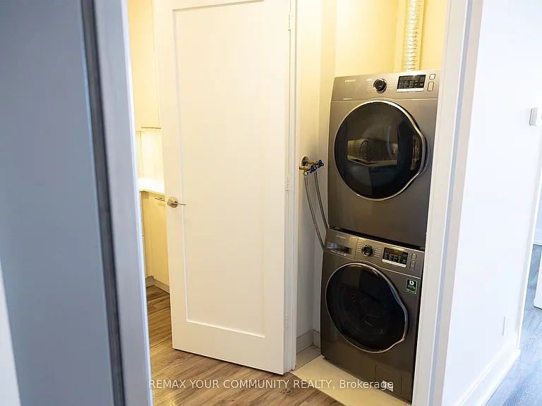 70 Roehampton Ave #1911 — Photo 9