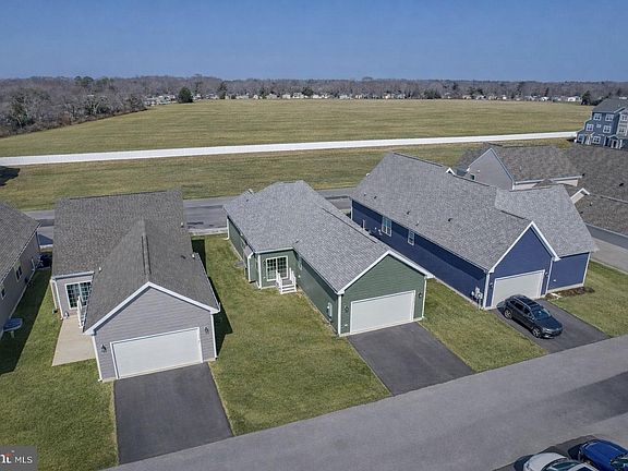 3rd image of 24622 Merlot Dr