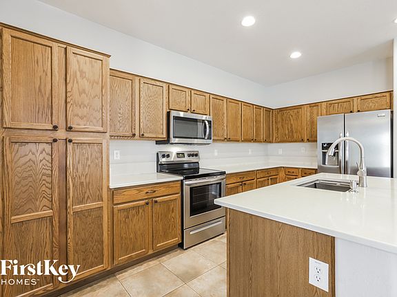 4th image of 3014 S 102nd Ln
