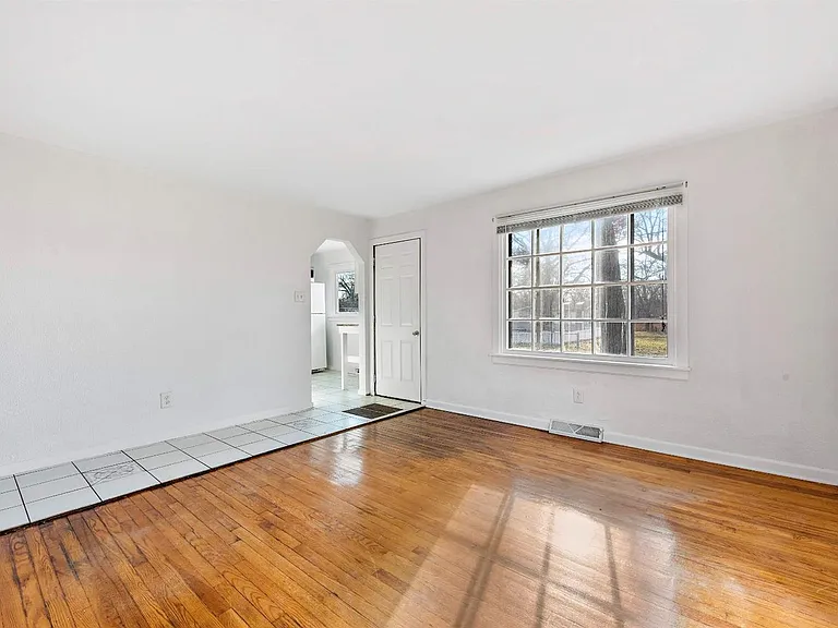 4222 Park Ave — Photo 4