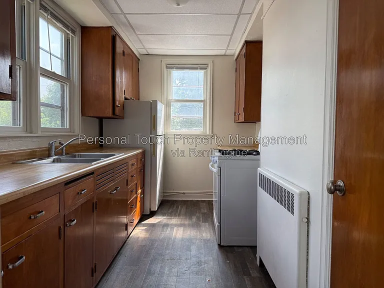 517 12th Ave N #6 — Photo 8