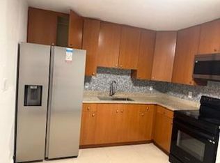 5700 NW 14th St, Lauderhill, FL 33313