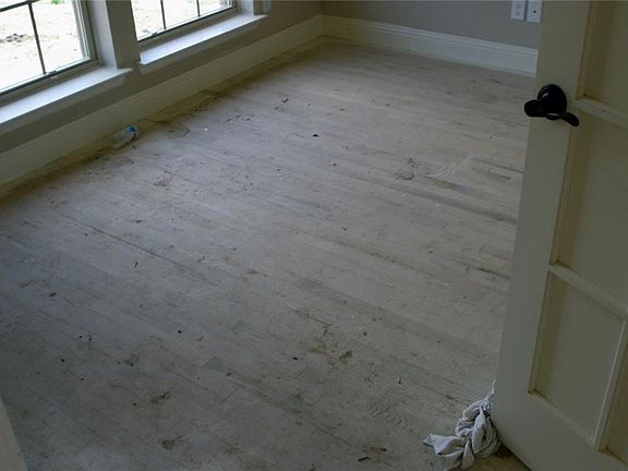 4th image of 12097 Giddings Dr