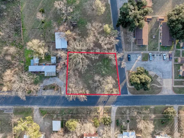 LOT 1 E Alamo St, Elgin, TX 78621