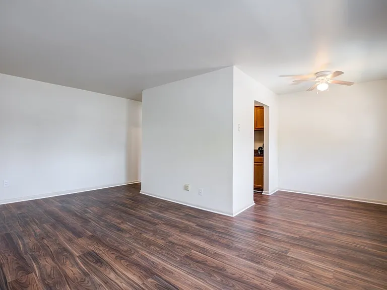 Carlwynne Manor Apartment Homes — Photo 12