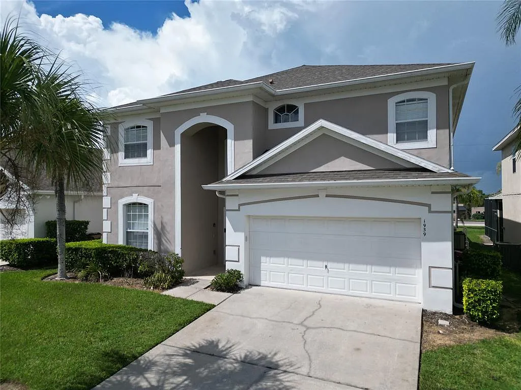 7 bed, 4.5 bath, 3224 sqft, $3,900 — Photo 2