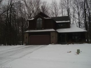 36746 Valley Ridge Dr, Eastlake, OH 44095