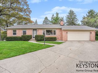 2621 Algonquin Ct NE, Grand Rapids, MI