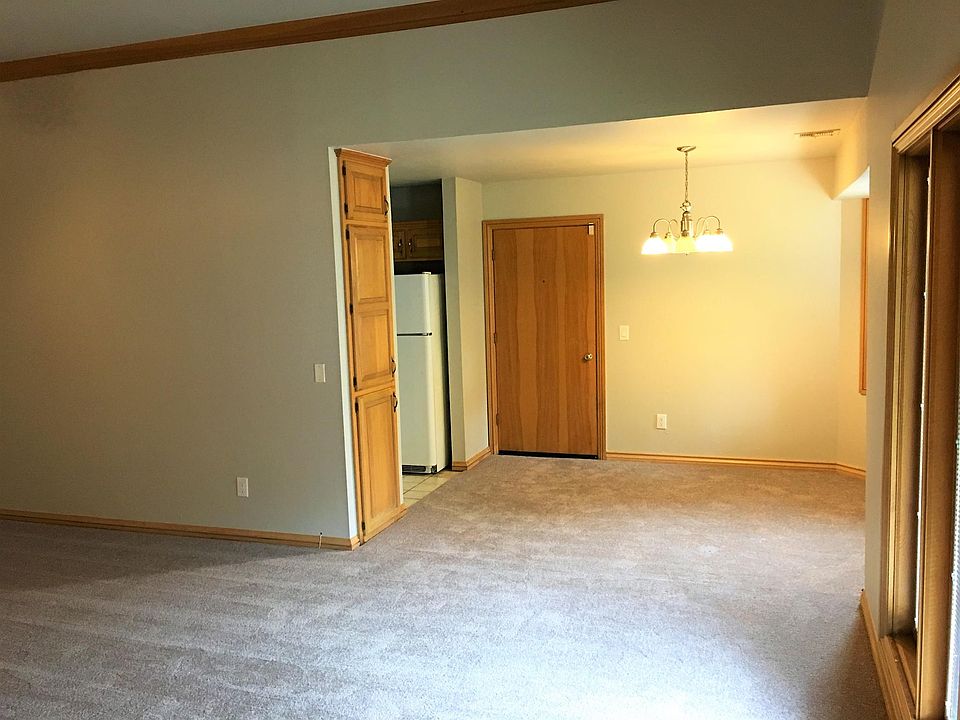 2nd image of 3247 Castlerock Rd
