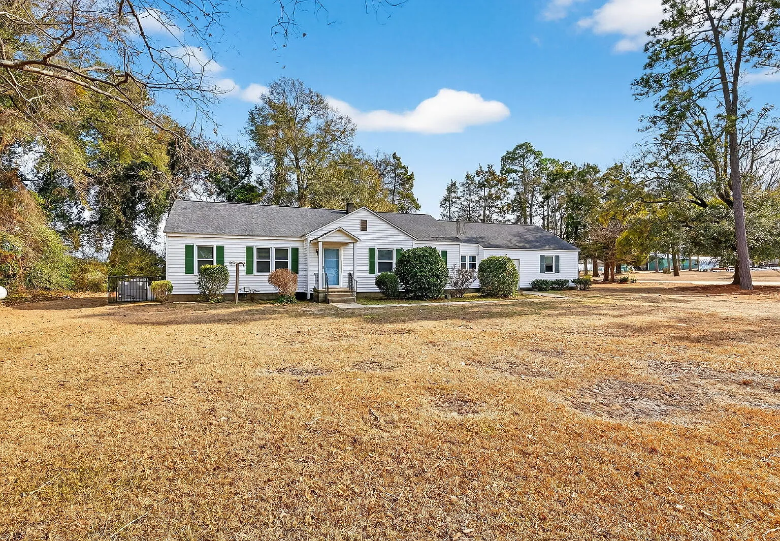3 bed, 2.0 bath, 1532 sqft, $1,700 — Photo 3