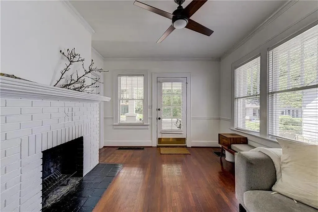 2 bed, 1128 sqft, $2,500 — Photo 4