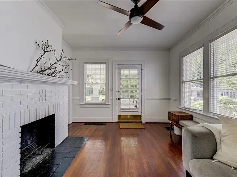454 Kendrick Ave SE — Photo 4