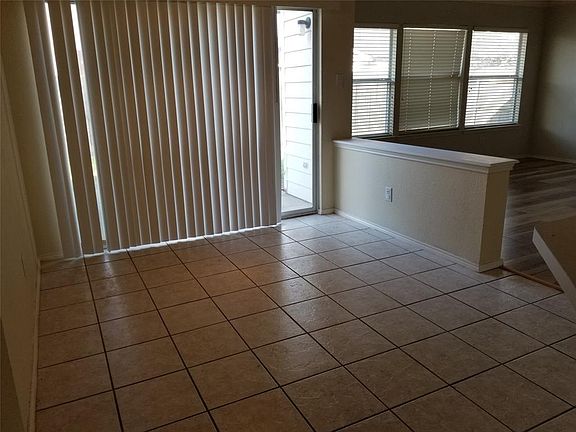 4th image of 5632 Creekhollow Dr