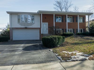 447 N Country Club Dr, Addison, IL, 60101