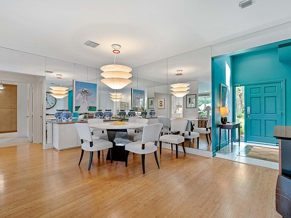 3rd image of 390 Spyglass Way