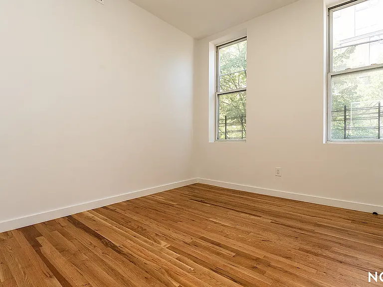 160 Johnson Ave #2E — Photo 6