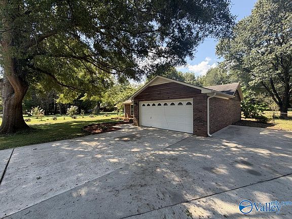 3rd image of 175 Oldwood Rd
