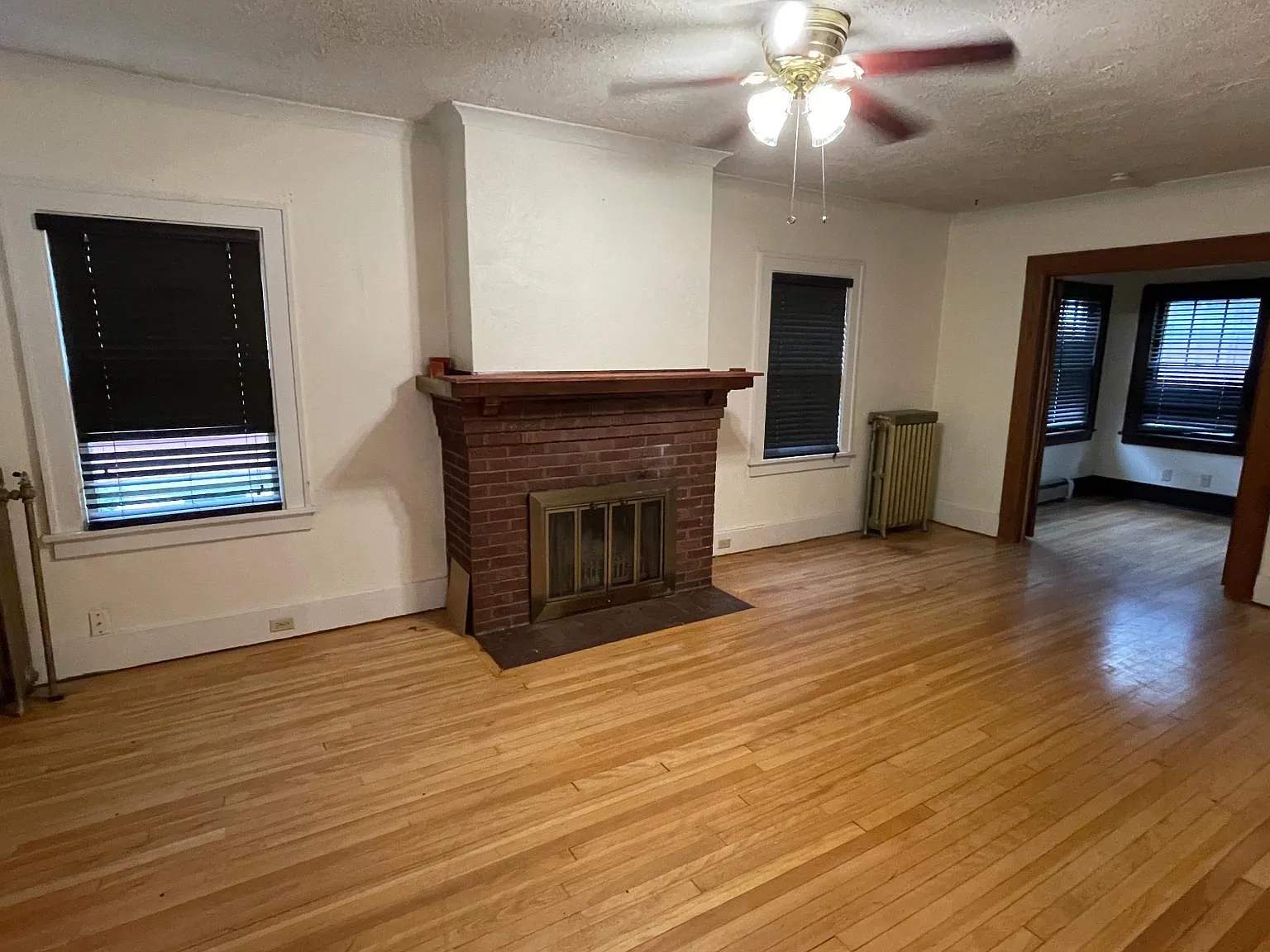 129 Hinman Ave — Photo 2