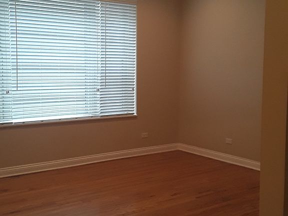 2nd image of 3439 W Belle Plaine Ave APT 3