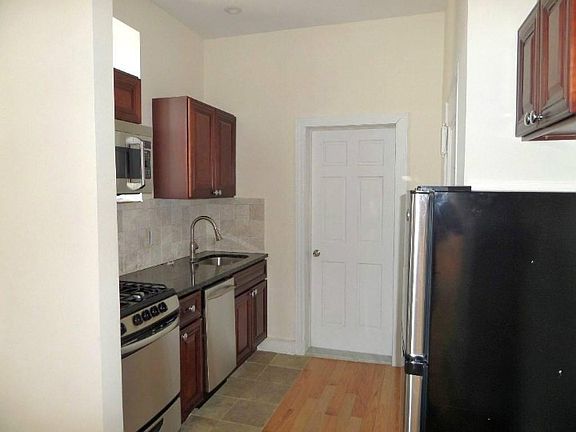 4th image of 45 Pineapple St APT 6C