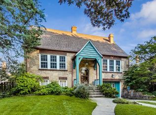 5853 N Kirby Ave, Chicago, IL 60646