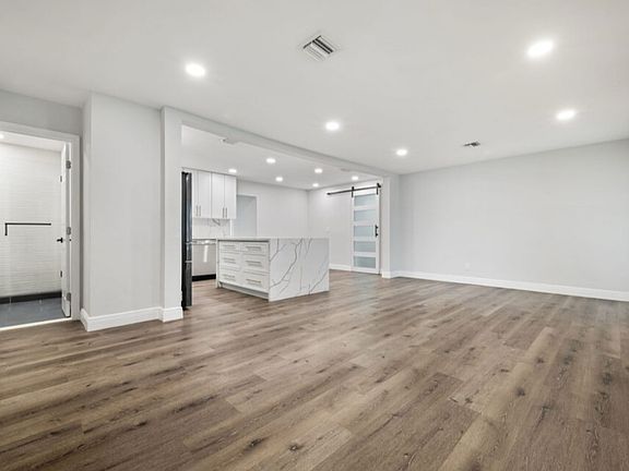 4th image of 2298 NE 4th Ave