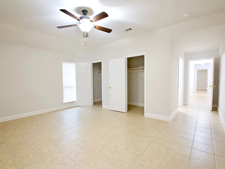4702 Mariner Dr — Photo 12
