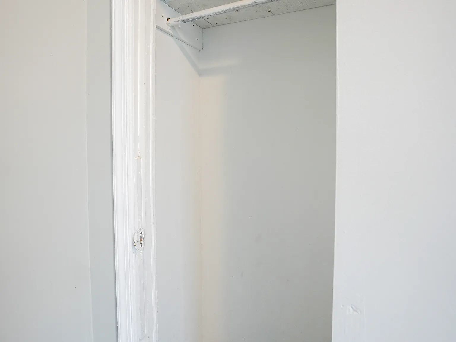 2864 Rayner Ave — Photo 4