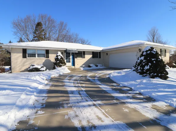 114 Arbor Hill Dr, Janesville, WI 53548