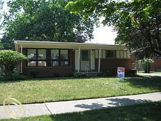 1st image of 20136 Maplewood St