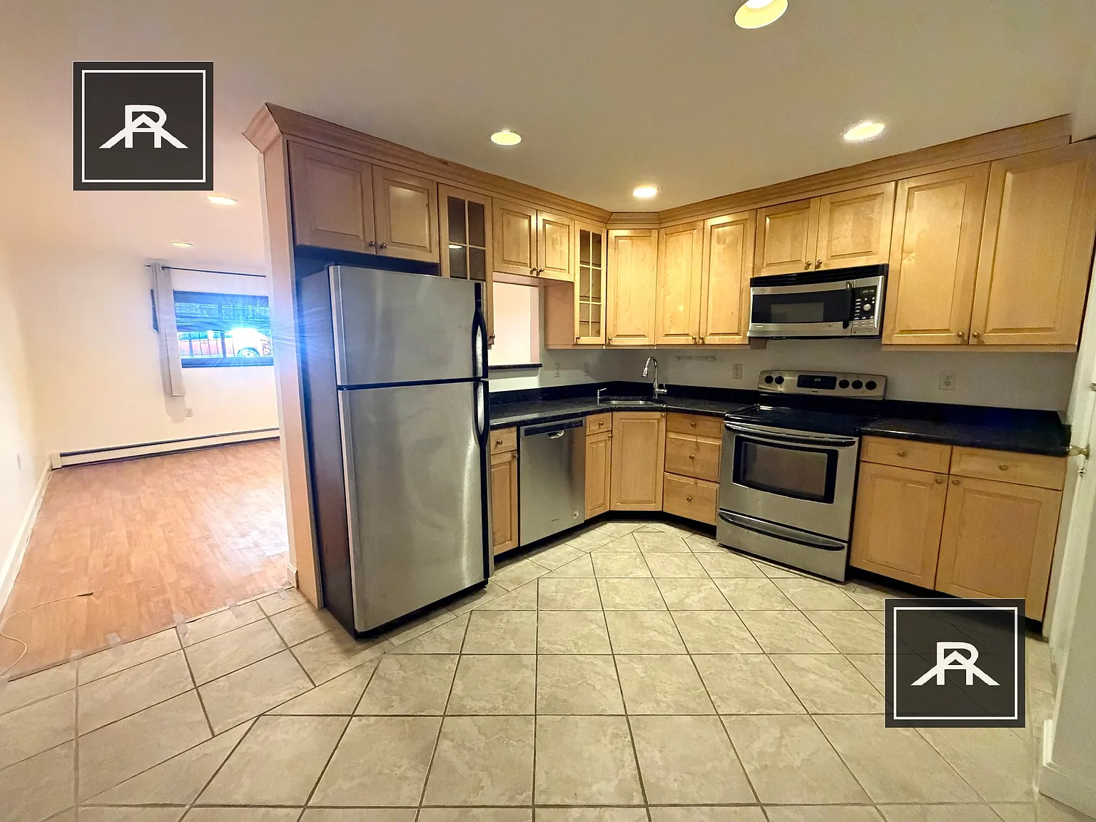 2 bed, 1.0 bath, $2,400 — Photo 2