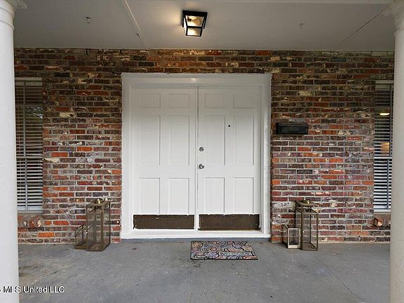 4th image of 1204 Deerfield Ln