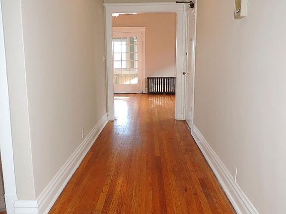 3rd image of 820 Hinman Ave #A3