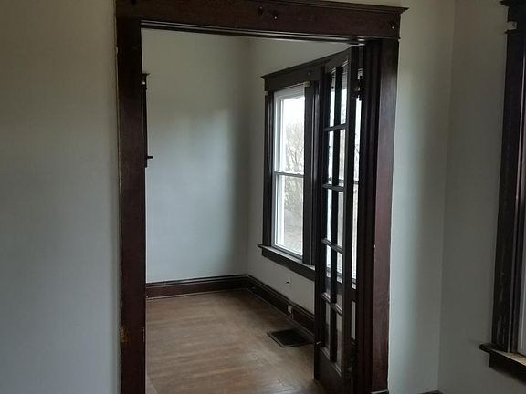 5th image of 10048 Harrison Ave