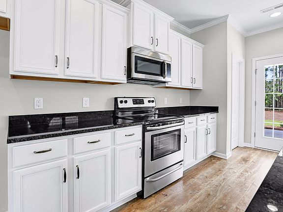3rd image of 1007 Evangeline Dr #Bg4y6r