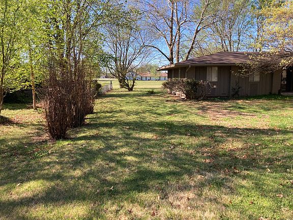 3rd image of 1354 E Sammy Ln
