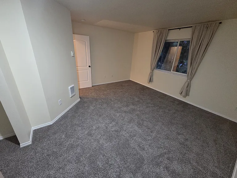 bedroom 3 (w/closet)