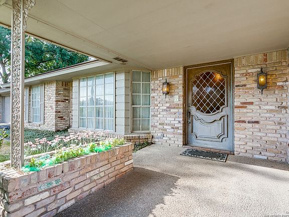 3rd image of 112 GARRAPATA LN
