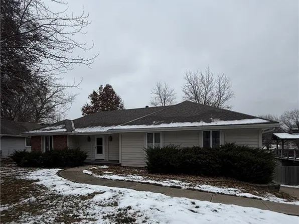 6225 NE Normandy Dr, Kansas City, MO 64118