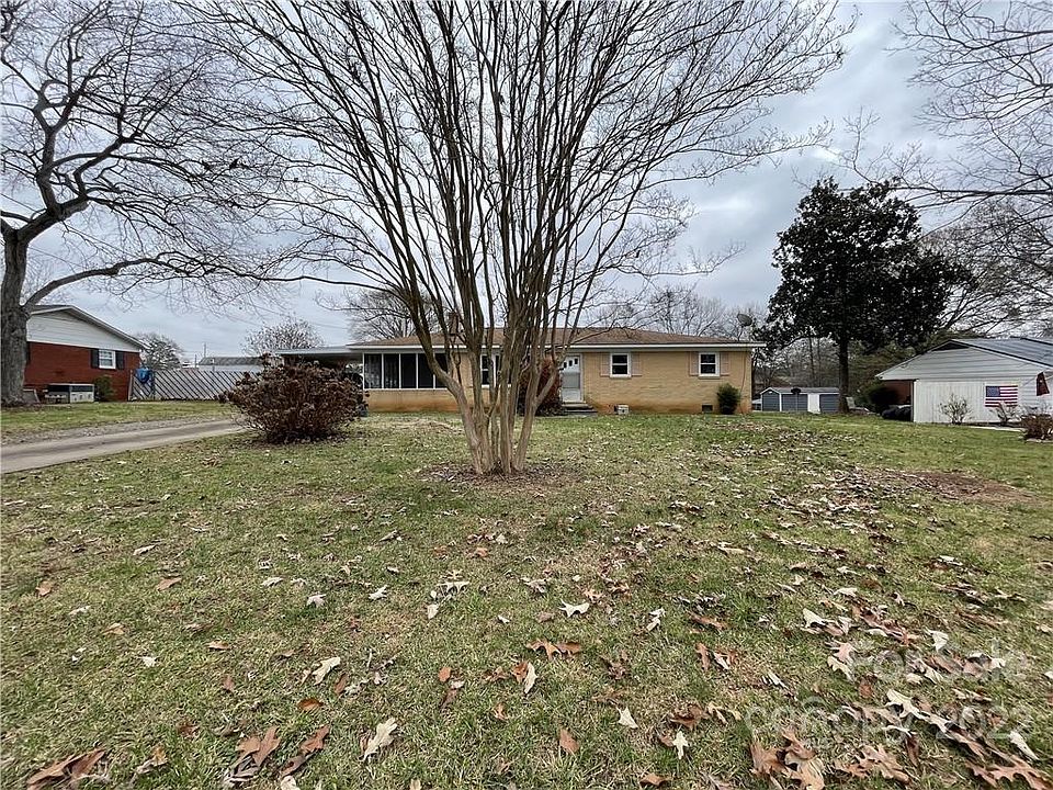 1st image of 179 Westwood Dr