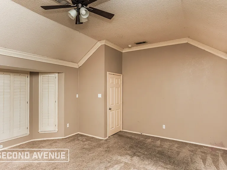 2404 Liles Ln — Photo 12
