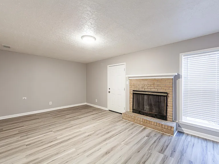 40 Carolane Drive - 1 — Photo 9