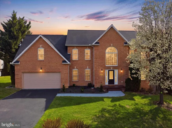 7980 Golf Vista Dr, Greencastle, PA 17225