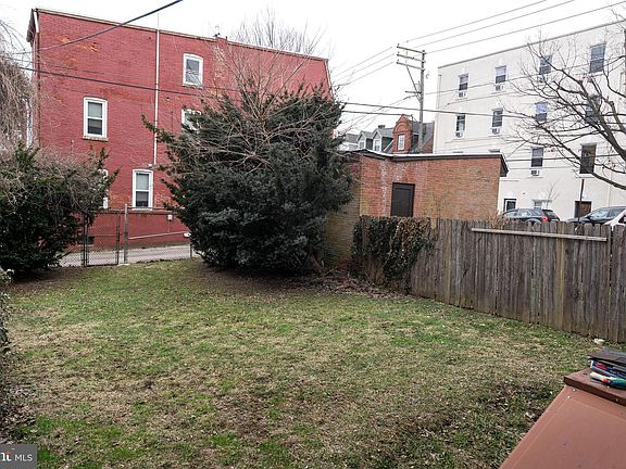 5th image of 526 W James St