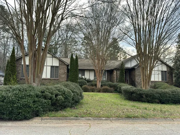 901 Mundy Dr, Anniston, AL 36207