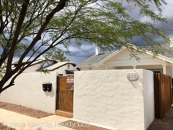 2nd image of 1117 E 8th St #5020756
